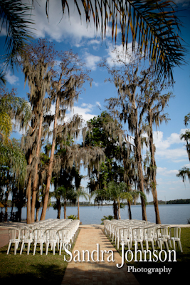 Best Lakeside wedding at Paradise Cove in Orlando, Florida - Wedding photographer - Sandra Johnson (SJFoto.com)